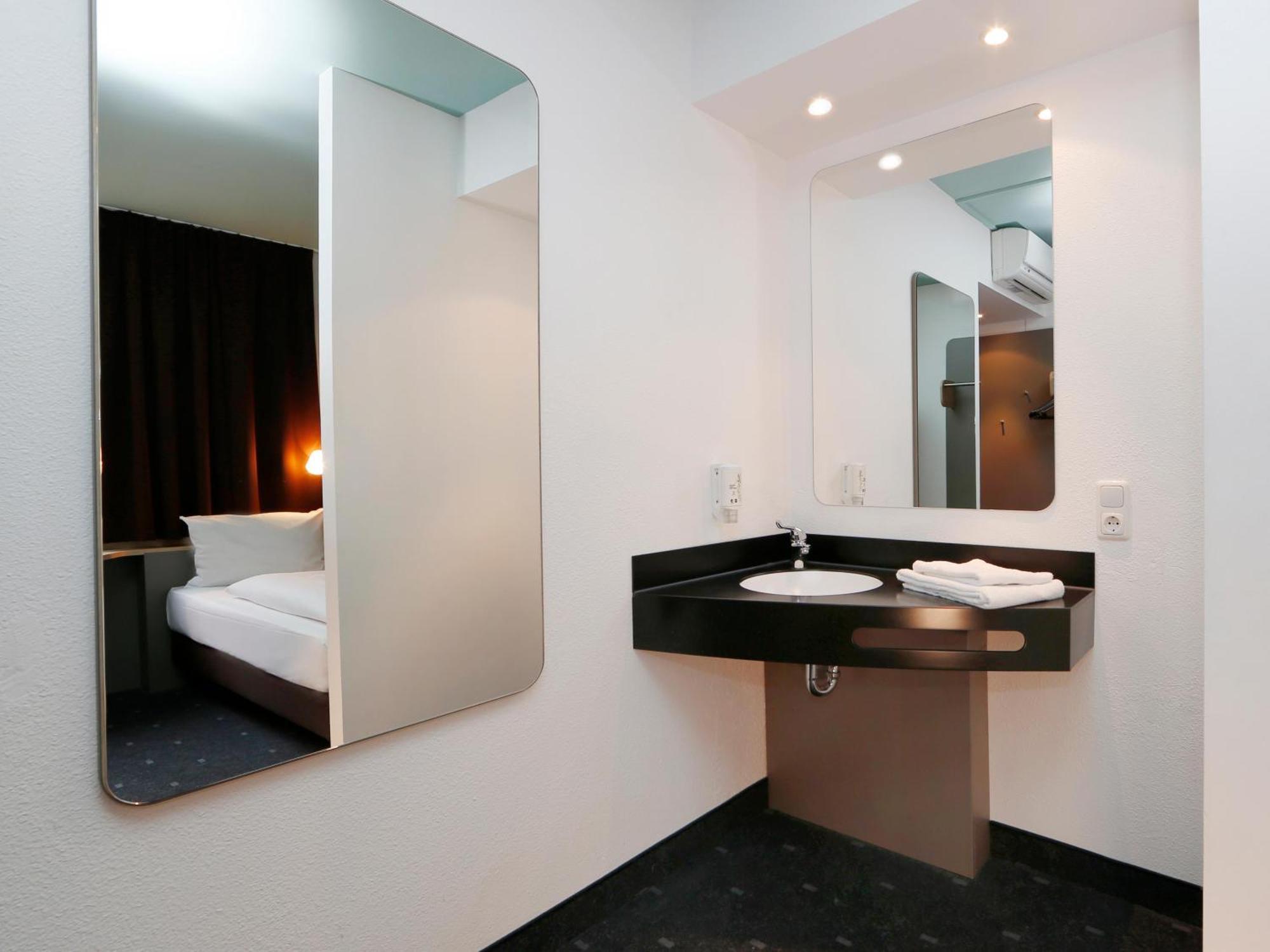 קליינמאכנו B&B Hotel Berlin-Dreilinden מראה חיצוני תמונה